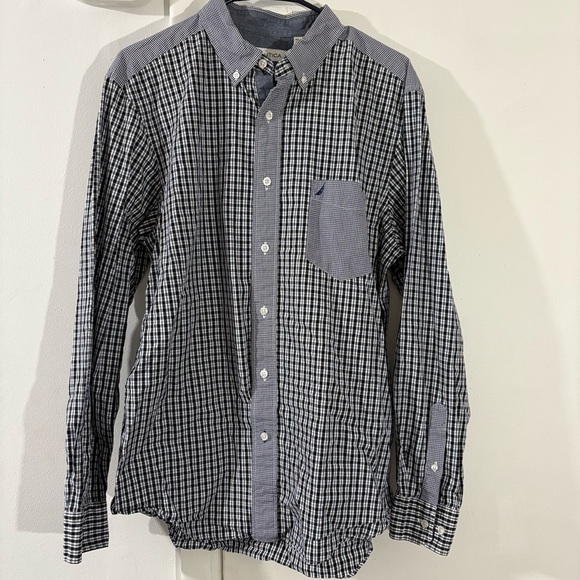 Nautica Mens Sz L Button Up Shirt Navy Blue White Plaid Check Long Sleeve Preppy - Picture 1 of 10
